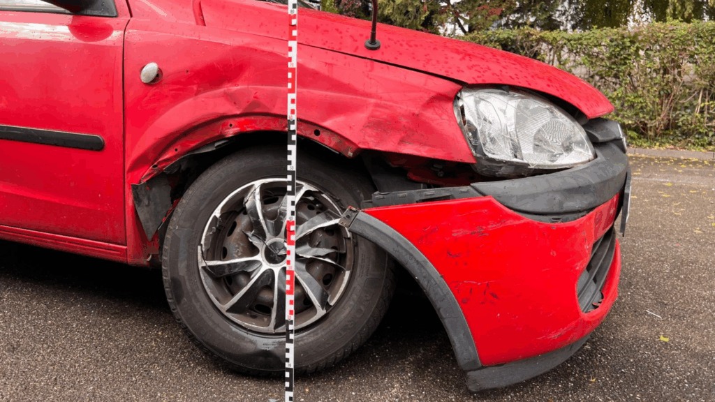 Unfallgutachten in Köln: Nach einem Verkehrsunfall war dieses Fahrzeug nicht mehr fahrbereit. 1A Ingenieurbüro hat den Schaden in Köln aufgenommen und reguliert.