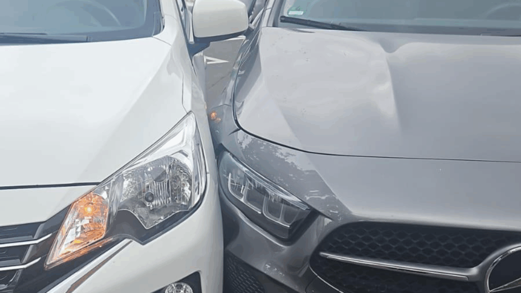 Unfall beim Parken - Hier wurde ein Kfz-Unfallgutachten für den Geschädigten erstellt. Unfallaufnahme durch das 1A Ingenieurbüro Köln