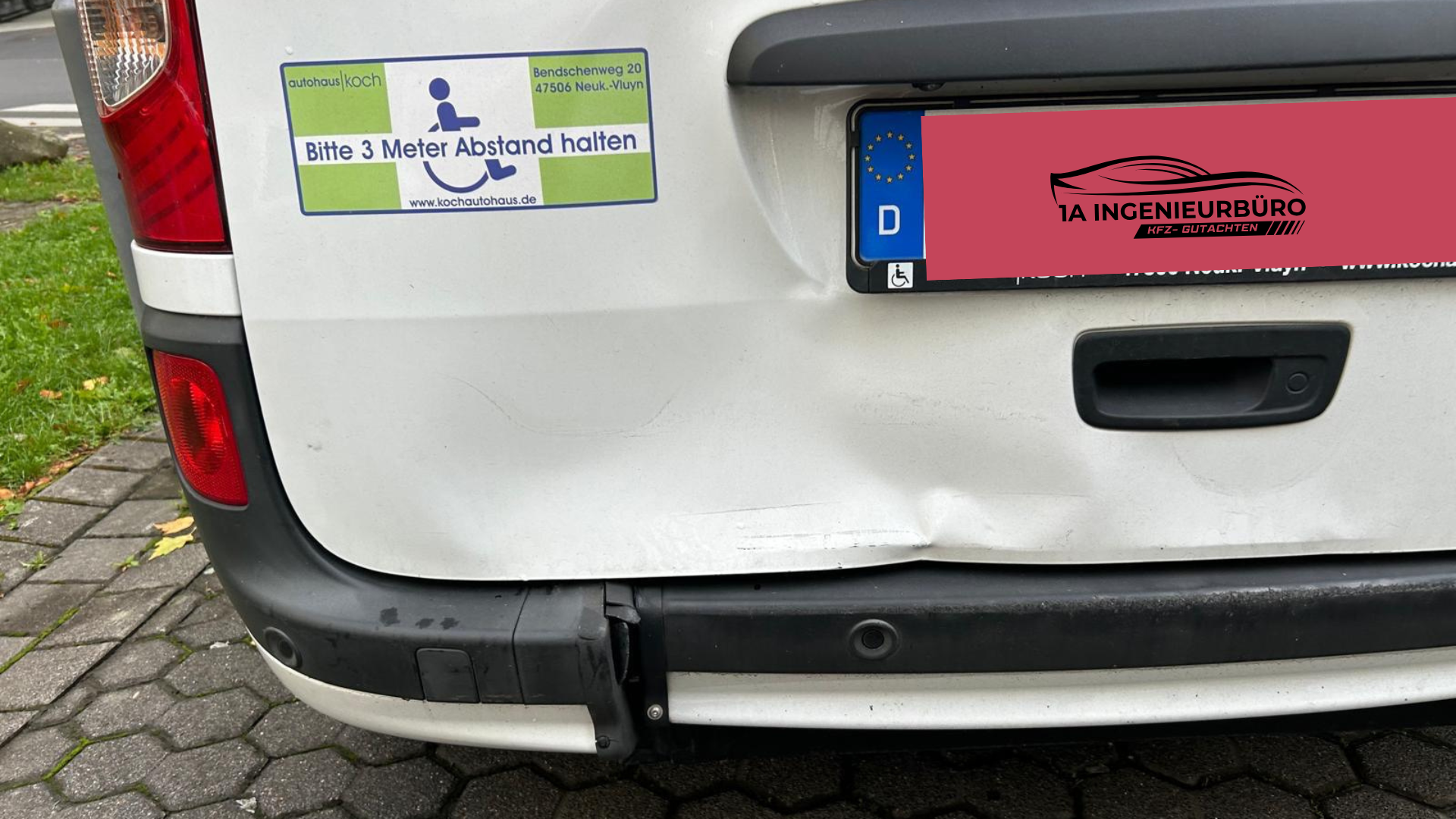 Heckausschnitt mit ein-/ausklappbarer Rampe